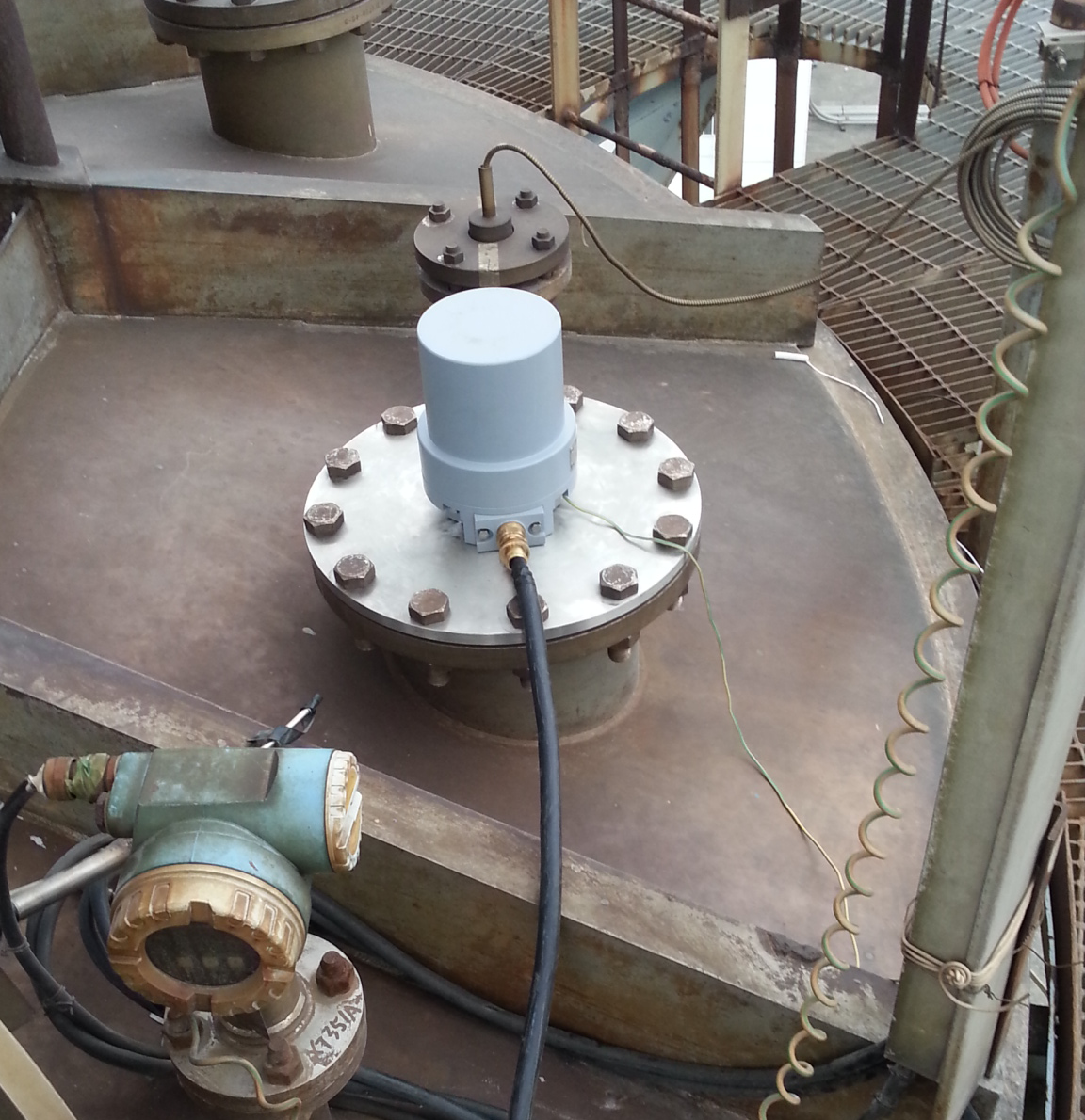 雷達料位計,3D雷達物位計,Na-22濃度計.Na-22密度計,利馬克工雷達物位計況案例現場,利馬克石油化工行業應用